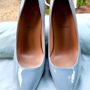 Christian Louboutin Décolleté 100 Patent Leather Gray Courts 42